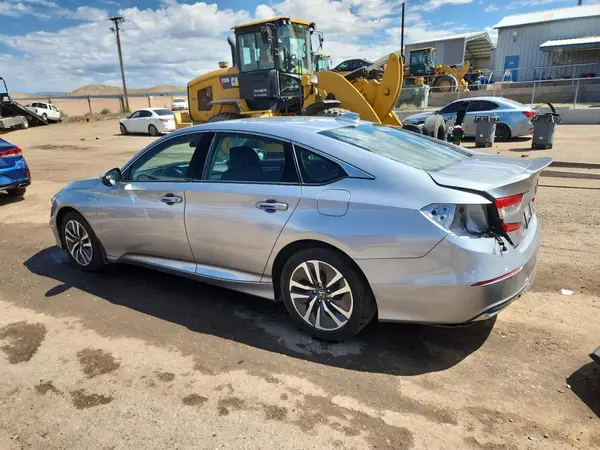 1HGCV3F17JA009596 2018 HONDA ACCORD - Image 2