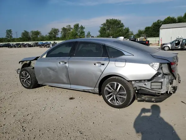 1HGCV3F17JA013583 2018 HONDA ACCORD - Image 2