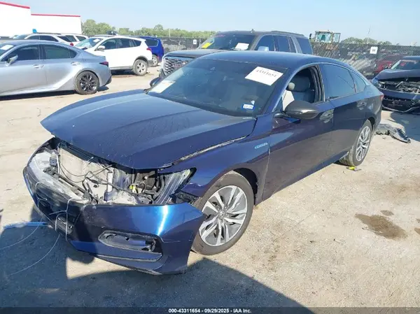 1HGCV3F17KA004397 2019 HONDA ACCORD - Image 2