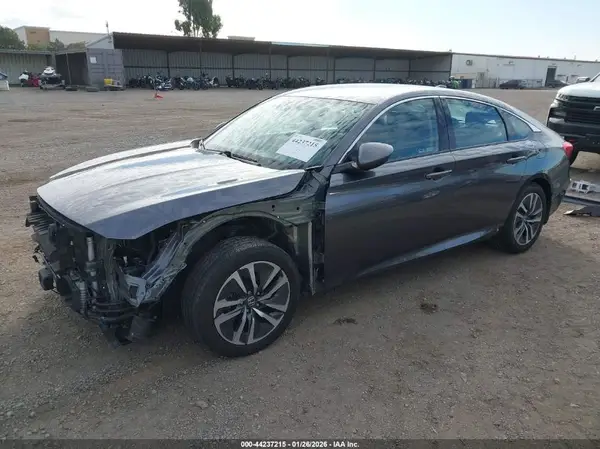 1HGCV3F18LA010517 2020 HONDA ACCORD - Image 2