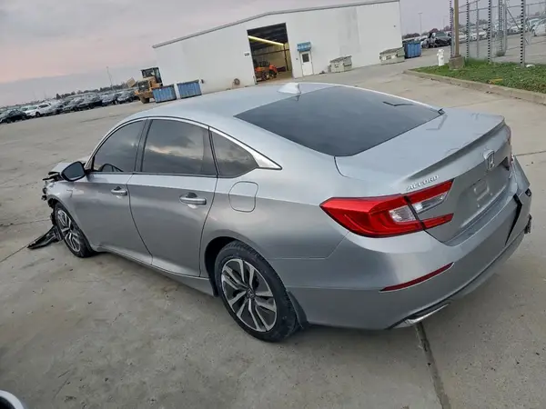 1HGCV3F19JA011124 2018 HONDA ACCORD - Image 2