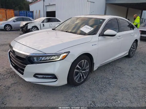 1HGCV3F41JA003951 2018 HONDA ACCORD - Image 2