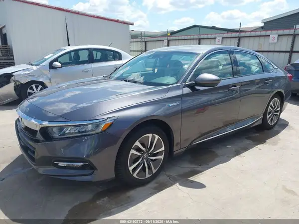 1HGCV3F43JA000596 2018 HONDA ACCORD - Image 2