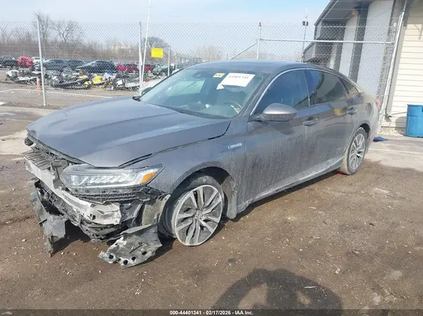 1HGCV3F46JA015268 2018 HONDA ACCORD - Image 2