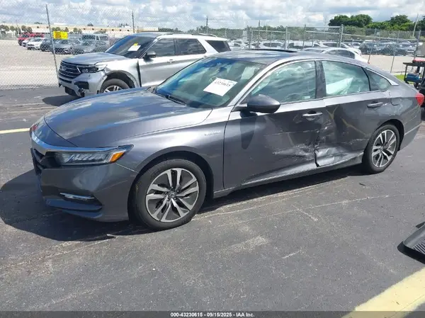 1HGCV3F47JA000732 2018 HONDA ACCORD - Image 2