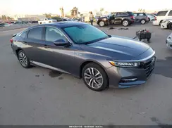 1HGCV3F47JA008555 2018 HONDA ACCORD