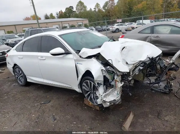 1HGCV3F47JA010676 2018 HONDA ACCORD - Image 1