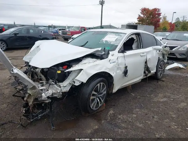 1HGCV3F47JA010676 2018 HONDA ACCORD - Image 2