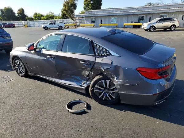 1HGCV3F47JA011407 2018 HONDA ACCORD - Image 2