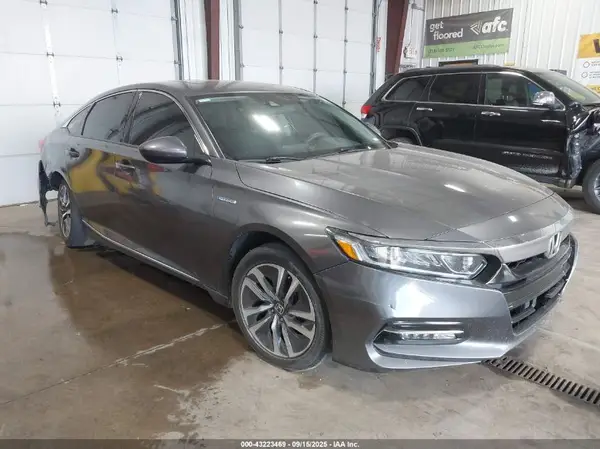 1HGCV3F48JA000738 2018 HONDA ACCORD - Image 1