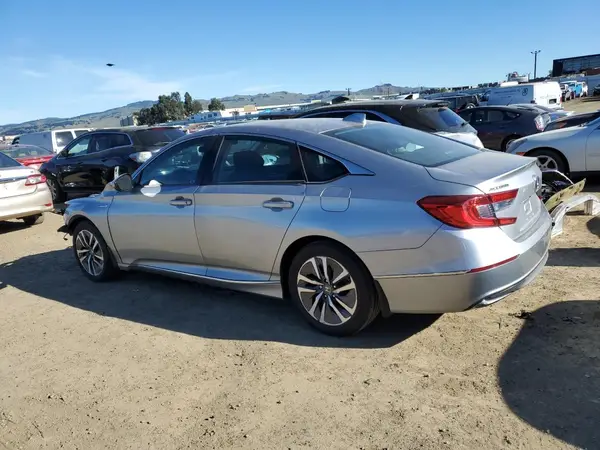 1HGCV3F48JA002716 2018 HONDA ACCORD - Image 2