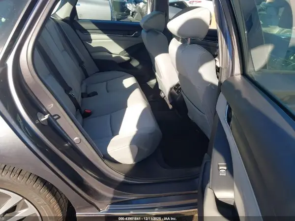 1HGCV3F48KA018464 2019 HONDA ACCORD - Image 8