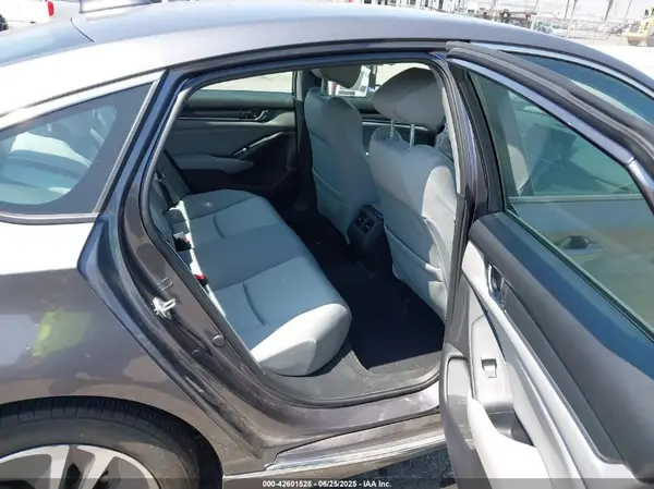 1HGCV3F4XJA000692 2018 HONDA ACCORD - Image 8