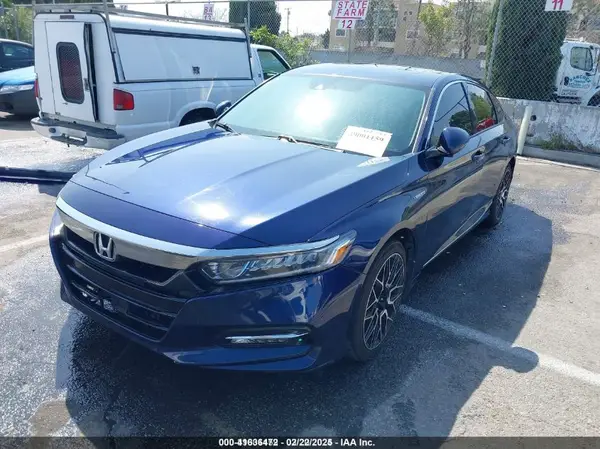 1HGCV3F4XJA004547 2018 HONDA ACCORD - Image 2