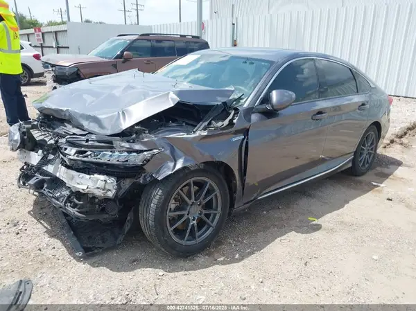 1HGCV3F4XJA013555 2018 HONDA ACCORD - Image 2
