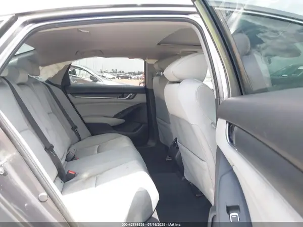 1HGCV3F4XJA013555 2018 HONDA ACCORD - Image 8