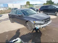 1HGCV3F52JA004972 2018 HONDA ACCORD