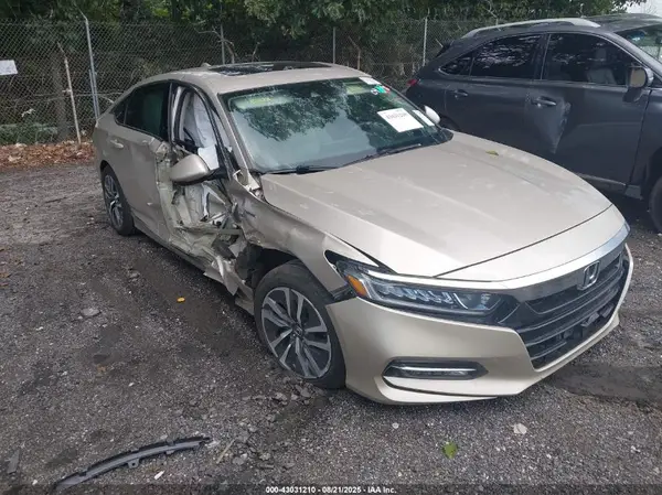 1HGCV3F53JA000932 2018 HONDA ACCORD - Image 1