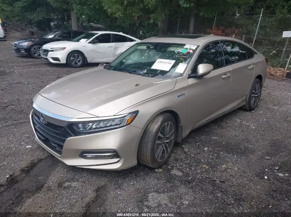 1HGCV3F53JA000932 2018 HONDA ACCORD - Image 2