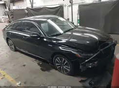 1HGCV3F53JA002017 2018 HONDA ACCORD
