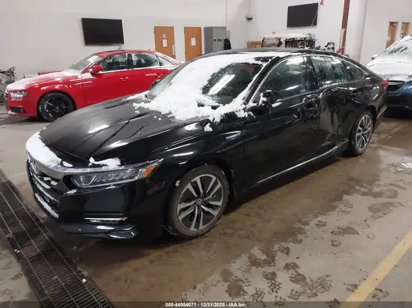 1HGCV3F54KA020057 2019 HONDA ACCORD - Image 2