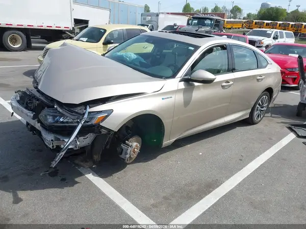 1HGCV3F56JA011360 2018 HONDA ACCORD - Image 2
