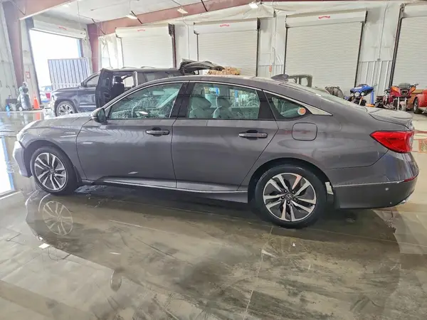1HGCV3F57JA008337 2018 HONDA ACCORD - Image 2