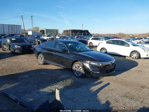 1HGCV3F58JA010100 2018 HONDA ACCORD - Image 1