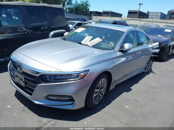 1HGCV3F65JA007020 2018 HONDA ACCORD - Image 2