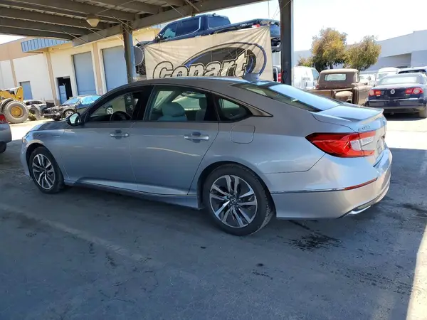 1HGCV3F92JA016820 2018 HONDA ACCORD - Image 2