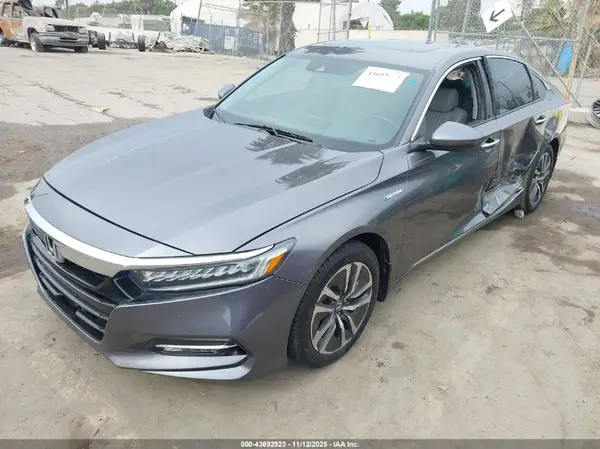 1HGCV3F96JA005755 2018 HONDA ACCORD - Image 2