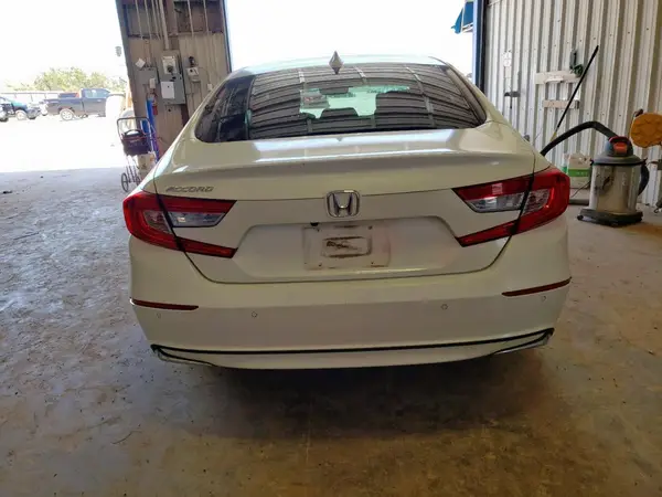 2019 HONDA ACCORD auction photo 6