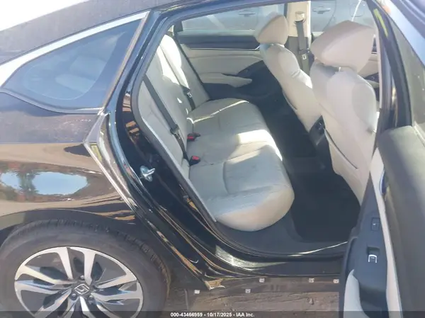 1HGCV3F97JA010561 2018 HONDA ACCORD - Image 8