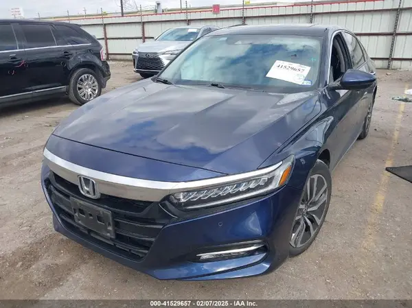 1HGCV3F99JA010500 2018 HONDA ACCORD - Image 2