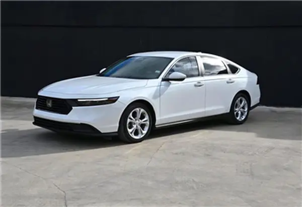 1HGCY1F20PA015950 2023 HONDA ACCORD - Image 2