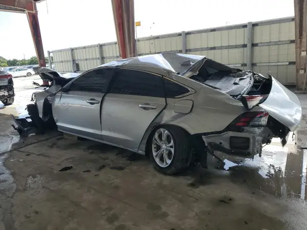 1HGCY1F21RA037944 2024 HONDA ACCORD - Image 2