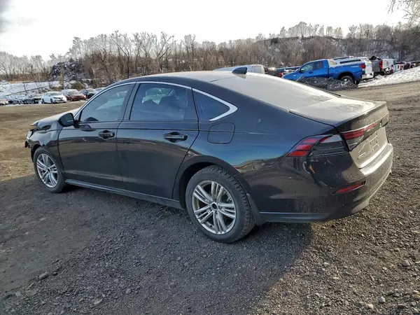 1HGCY1F21RA056204 2024 HONDA ACCORD - Image 2