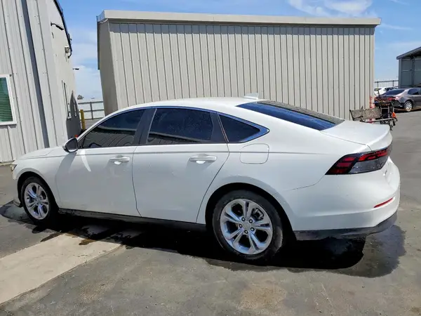 1HGCY1F23RA067883 2024 HONDA ACCORD - Image 2