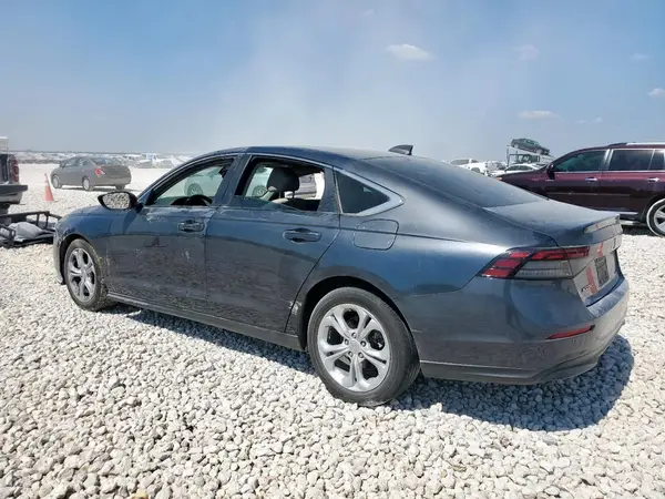 1HGCY1F24RA037534 2024 HONDA ACCORD - Image 2