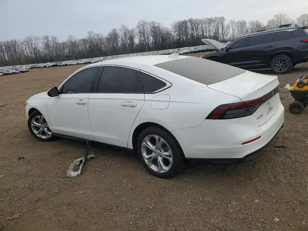1HGCY1F24RA057153 2024 HONDA ACCORD - Image 2