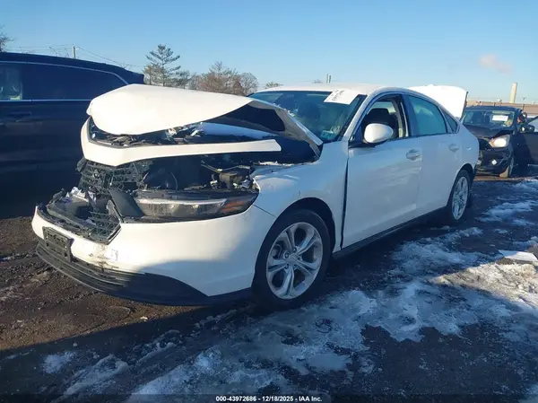 1HGCY1F24RA073160 2024 HONDA ACCORD - Image 2