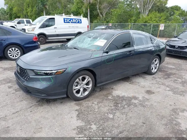 1HGCY1F24SA052184 2025 HONDA ACCORD - Image 2