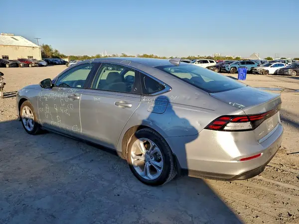 1HGCY1F24SA057398 2025 HONDA ACCORD - Image 2