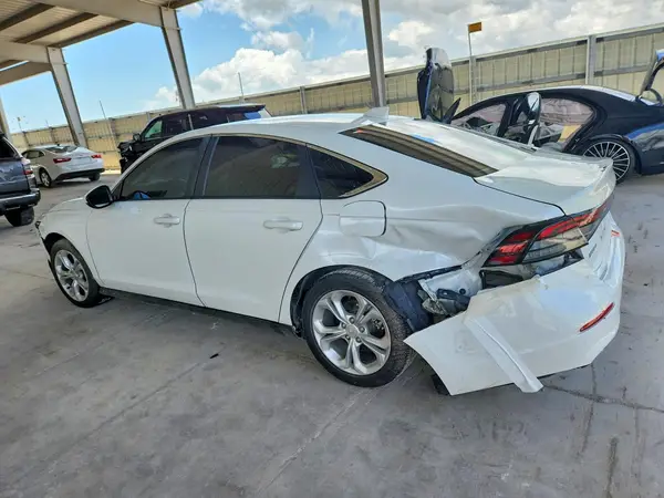 1HGCY1F25RA035579 2024 HONDA ACCORD - Image 2
