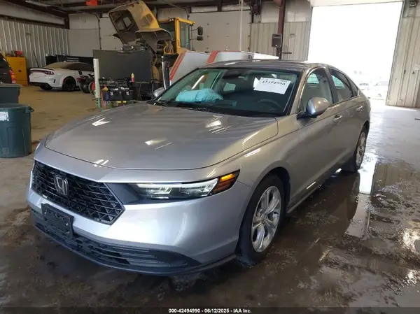 1HGCY1F25RA076150 2024 HONDA ACCORD - Image 2