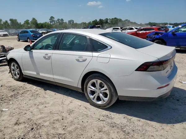 1HGCY1F25RA088850 2024 HONDA ACCORD - Image 2