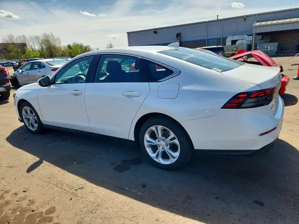 1HGCY1F25SA035605 2025 HONDA ACCORD - Image 2