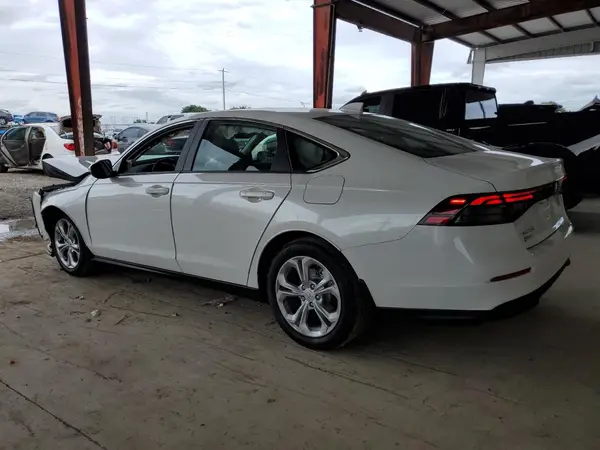 1HGCY1F25SA076171 2025 HONDA ACCORD - Image 2