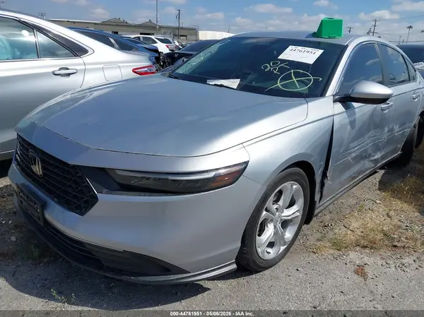 1HGCY1F27RA037981 2024 HONDA ACCORD - Image 2