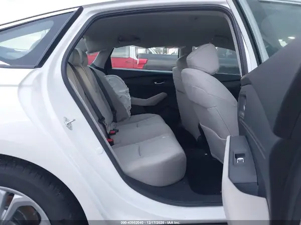 1HGCY1F27RA083780 2024 HONDA ACCORD - Image 8